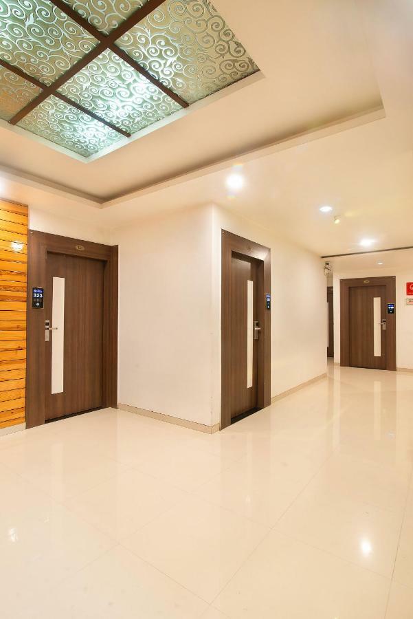 סוראט Hotel Sheetal Plaza מראה חיצוני תמונה