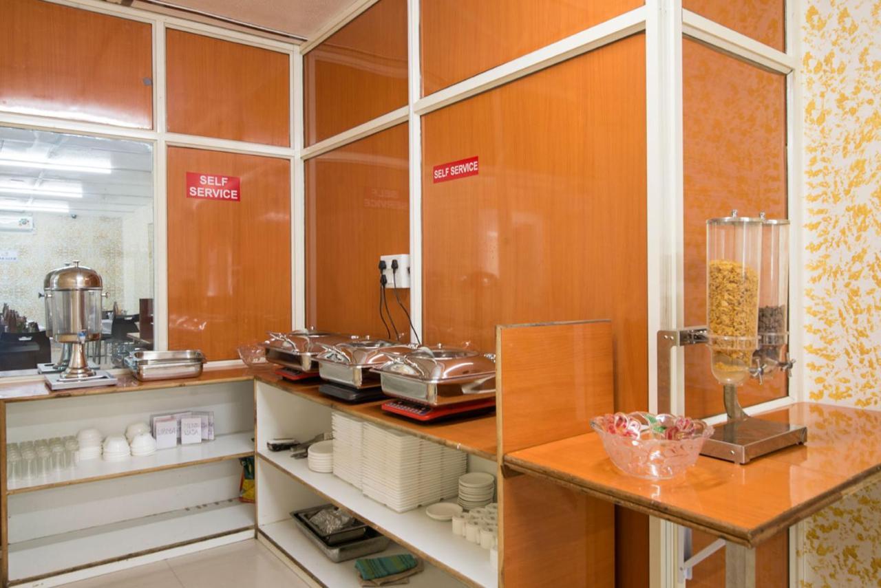 סוראט Hotel Sheetal Plaza מראה חיצוני תמונה